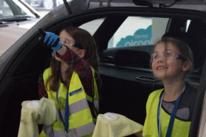 Autohuset Vestergaard Kolding Friskole Virksomheder adopterer skoleklasser RelationsNetværket Den åbne Skole